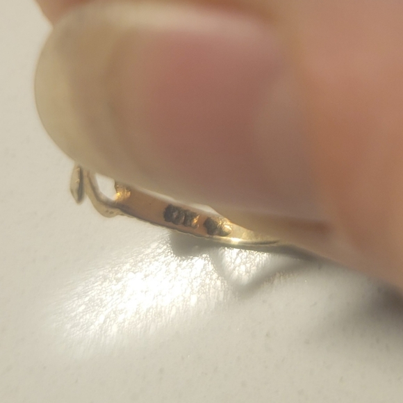 10K Gold Heart Ring - Picture 2 of 2